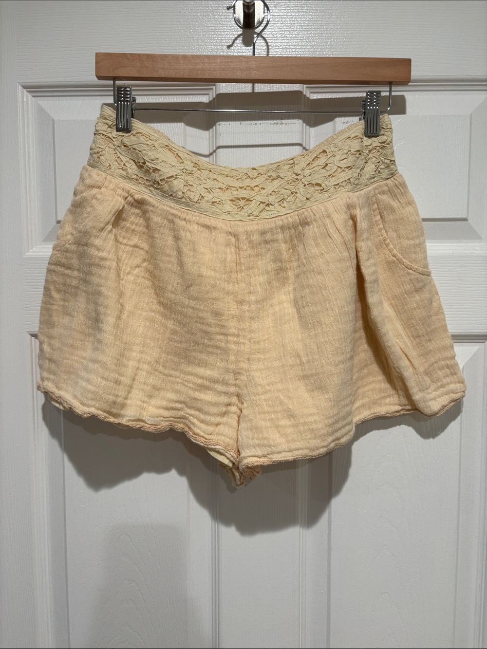 Free people Cream Gauze Crochet-Waist Shorts